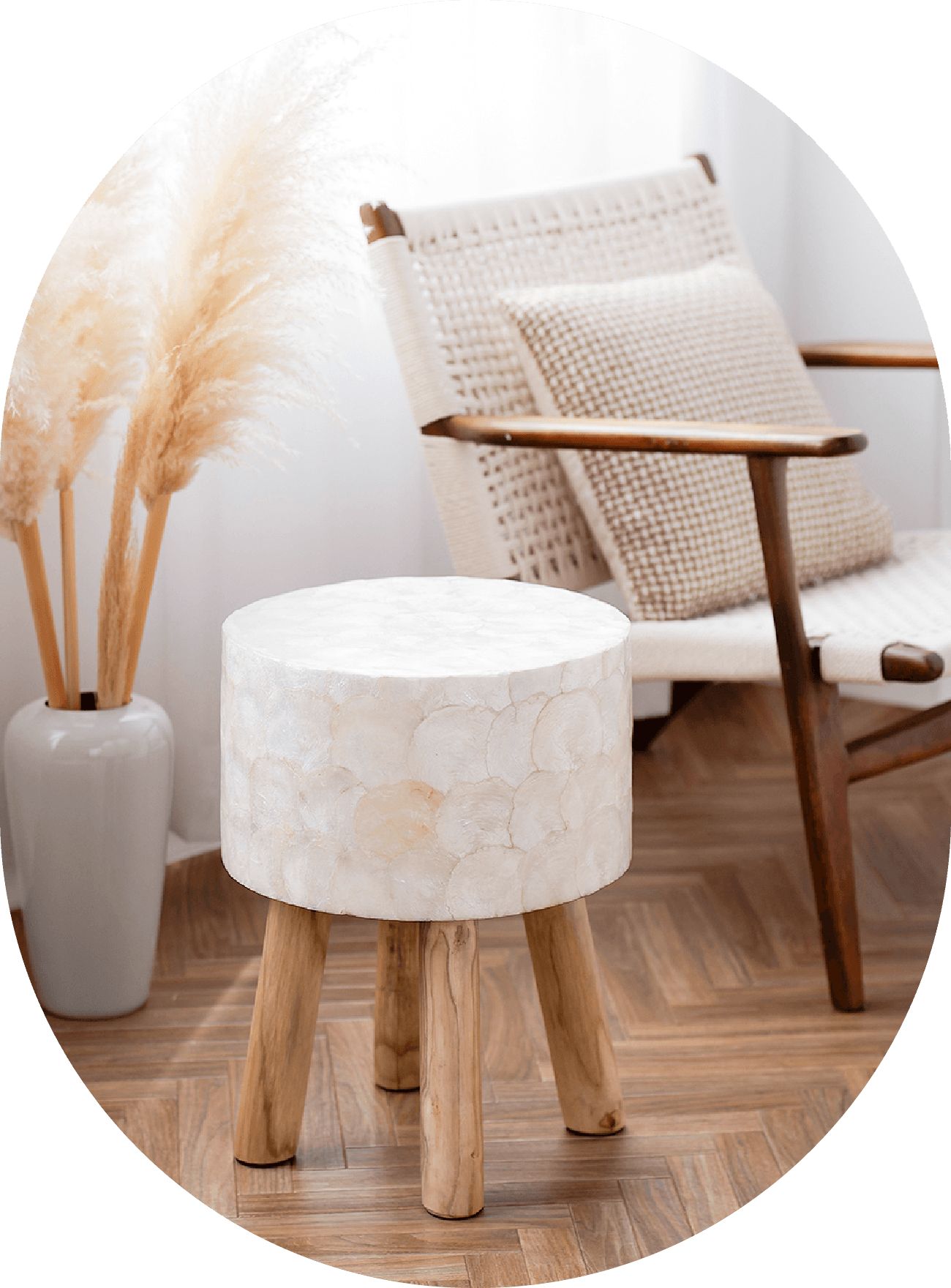 WINDOWGLASS SHELL STOOL